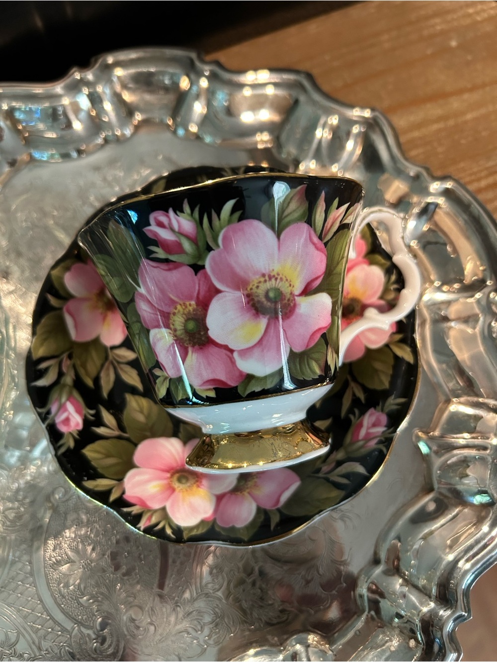 Royal Albert Alberta Rose Tea Cup & Saucer set - Picture 2 of 8
